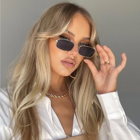 Princess Polly Accessories - Princess Polly Nirvana Sunglasses in Gold